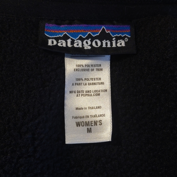**SOLD** Patagonia sz Medium black zip up sweater - Picture 4 of 8